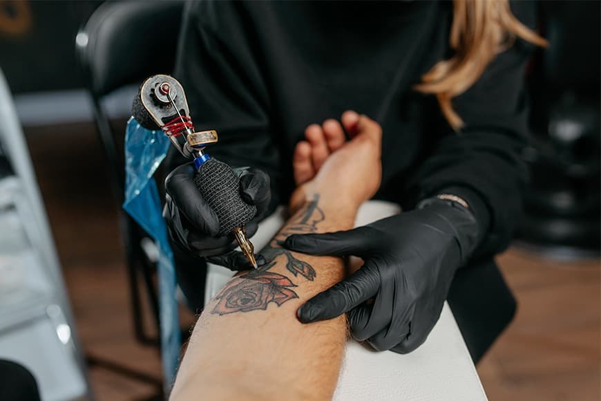 MYK Belgeli Dövme Uygulayıcısı Sertifikası – Seviye 3